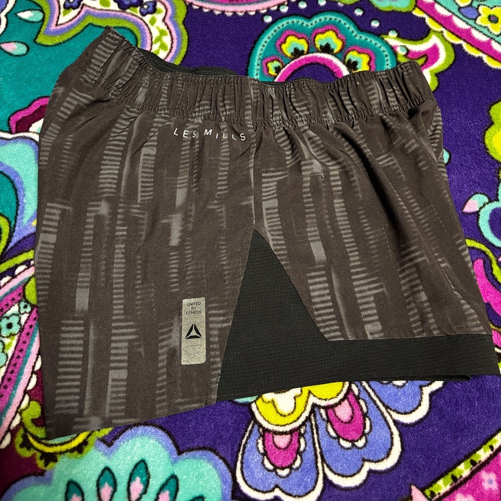 Reebok Les Mills Black Athletic Shorts Lightweight Moisture-Wicking Size Medium